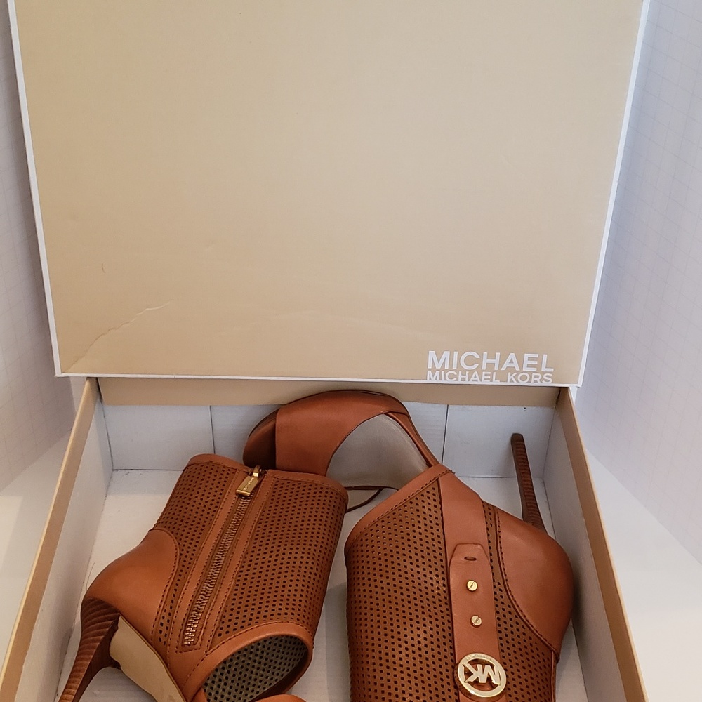 100% Leather Bootie by Michael Kors